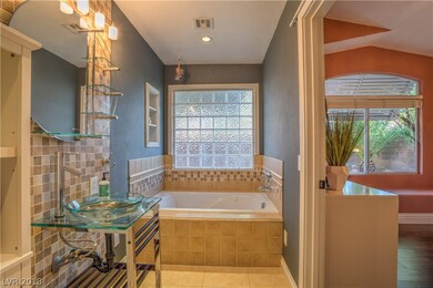 9875 Pioneer Ave, Las Vegas, NV 89117 - photo 6