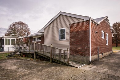 9607 Sue Helen Drive-09.jpgback rt house