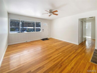 2349 Hudson Rd, Saint Louis, MO 63136 - photo 3