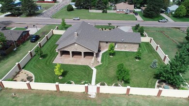 1108 S Adams St, Hugoton, KS 67951 - photo 3