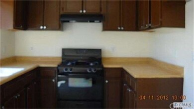 2060 E Piru St, Compton, CA 90222 - photo 2