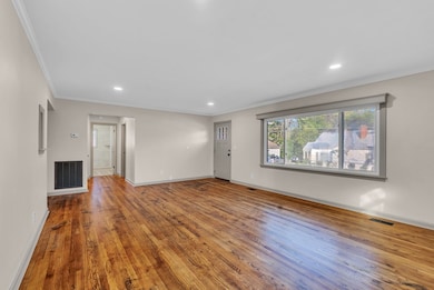 107 Oak St, Sparta, TN 38583 - photo 3