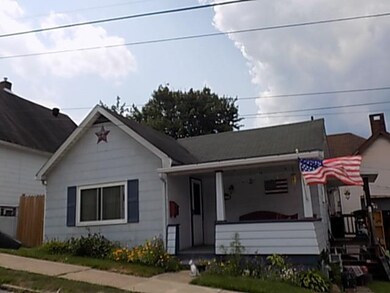 802 Hancock Ave, Vandergrift, PA 15690 - photo 2