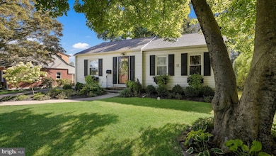 104 Kreutz Ave, Doylestown, PA 18901 - photo 2