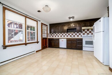 200 Frederick St unit 2, Stamford, CT 06902 - photo 4