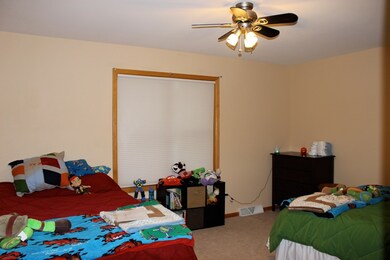 806 Longwood Dr unit 11, Oregon, WI 53575 - photo 7