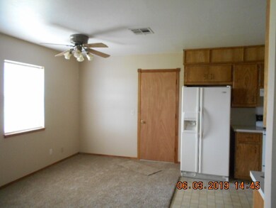 425 E 6th St, Cushing, OK 74023 - photo 5