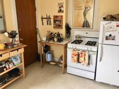 177 Erie St unit 4, Cambridge, MA 02139 - photo 2