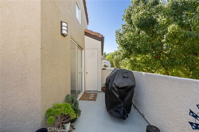 24496 Valle Del Oro unit 204, Newhall, CA 91321 - photo 3