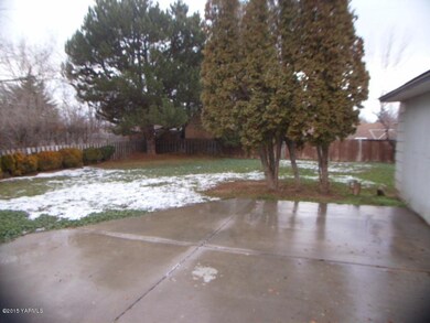 LARGE PATIO