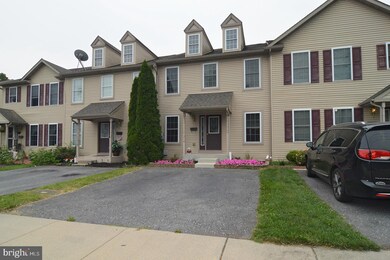 316 Saint Nicholas St, Reading, PA 19607 - photo 2