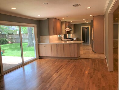 12915 Traviata Dr, Houston, TX 77024 - photo 4