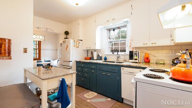 317 E Ave D 16X9-10