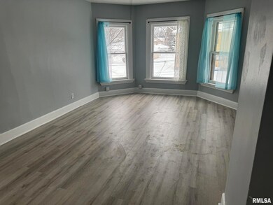 1421 Grand Ave unit 2, Davenport, IA 52803 - photo 2