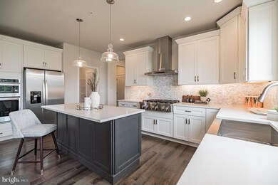 6954 Maple Dr, Butztown, PA 18014 - photo 5