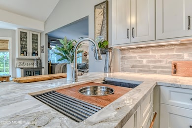 Eat-In Kitchen