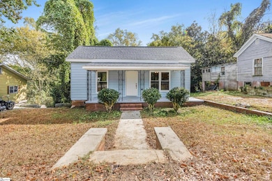 26 Pearl St, Ware Shoals, SC 29692 - photo 3