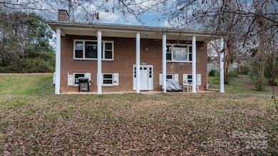 3859 Metcalf Dr, Morganton, NC 28655 - photo 3