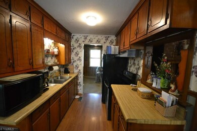 1249 Southmont Dr, Asheboro, NC 27205 - photo 3