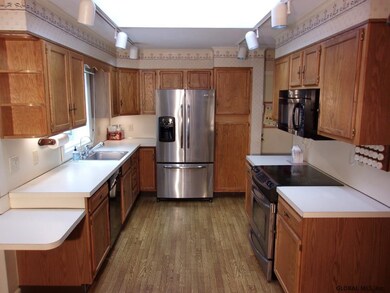 22 Mayfair Dr, Slingerlands, NY 12159 - photo 5