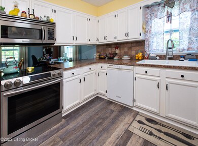 8232 Delido Rd, Louisville, KY 40219 - photo 4