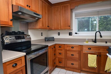 10 McQuade Brook Rd, Bedford, NH 03110 - photo 7