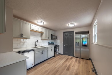 3615 Deshler Ave - 08