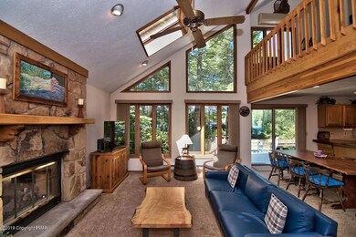 2452 Overlook Ln, Pocono Pines, PA 18350 - photo 5