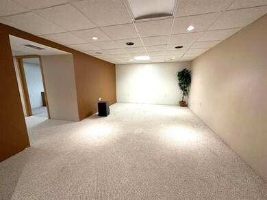 10 Royal Oak Dr, Nashua, NH 03064 - photo 7