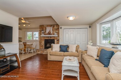 05_39EAmberjackWay_10002_LivingRoom_HiRe