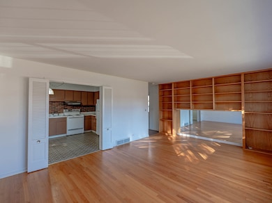 2424 Cowper Ave, Evanston, IL 60201 - photo 3