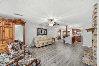 3520 Stevenwood Ln, Alvin, TX 77511 - photo 2