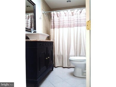 4481 Boone St, Philadelphia, PA 19128 - photo 5