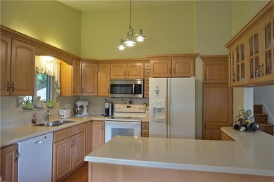 Fully equipped kitchen with Corian counters, beaut