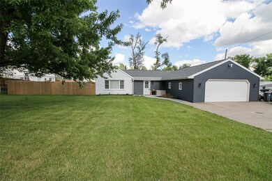 1125 Edgewood Rd NW, Cedar Rapids, IA 52405 - photo 4