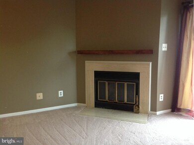 12938 Grays Pointe Rd unit B, Fairfax, VA 22033 - photo 7