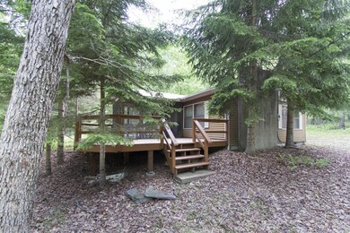 831 Redstart Ct, Lackawaxen Township, PA 18428 - photo 4