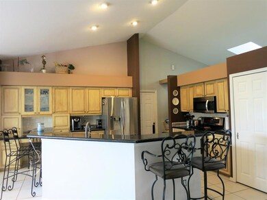 Spacious kitchen with Breakfast Bar