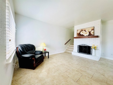 11127 Village Bend Ln unit 1127, Houston, TX 77072 - photo 3