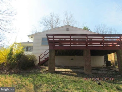 14226 Chadwick Ln, Rockville, MD 20853 - photo 3