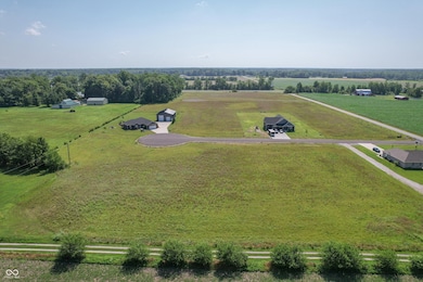 10308 Shamrock Ct, Seymour, IN 47274 - photo 3