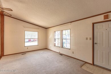 6_Living Room