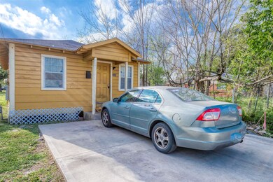3809 Love St, Houston, TX 77026 - photo 2