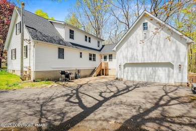 04-HomeView_Media-140_Piney_Woods_Dr.-#4