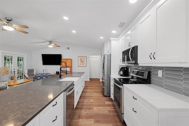 7515 Wakulla Dr, Temple Terrace, FL 33637 - photo 6