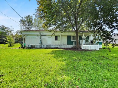 302 Austin St, Brazoria, TX 77422 - photo 3