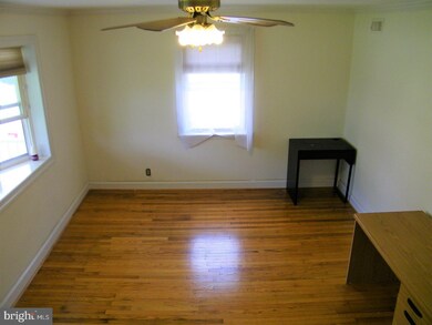 1329 Valley Rd, Woodlyn, PA 19094 - photo 3