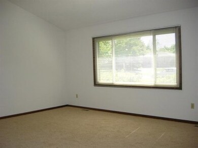 8695 Mathews Ln, Crown Point, IN 46307 - photo 3