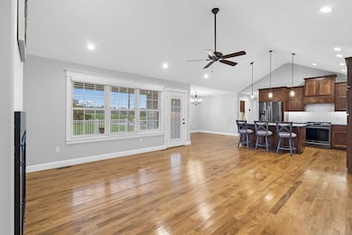 1101 Highland Dr, Aurora, MO 65605 - photo 5