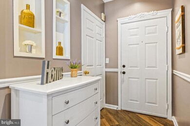 46622 Drysdale Terrace unit 100, Sterling, VA 20165 - photo 3